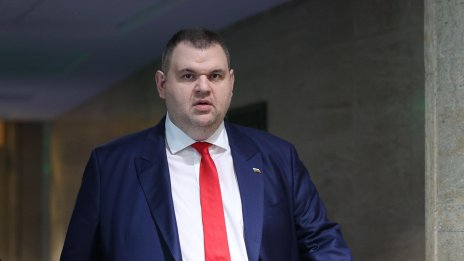 Пеевски към социалния министър: Обезпечете програмата "Грижа в дома"