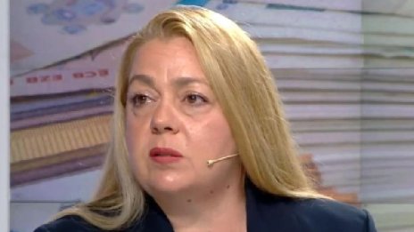 Да си плащат  ли осигуровките държаваните служители?
