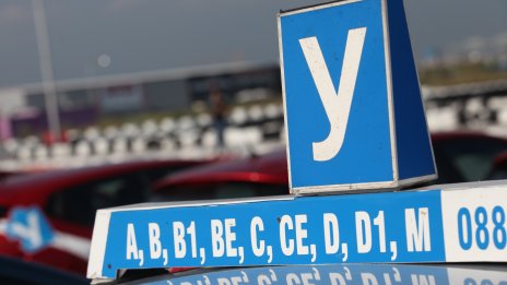 Цената на шофьорския курс се покачва, ще мине 2000 лв.