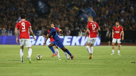 Левски загуби като домакин с 0:2 от нидерландския АЗ Алкмаар