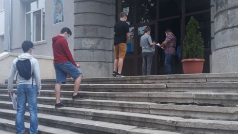 Приемат заявления за трето класиране в гимназиите