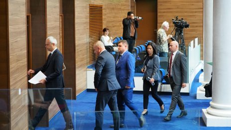 Свърши ваканцията, депутатите подновяват работа днес