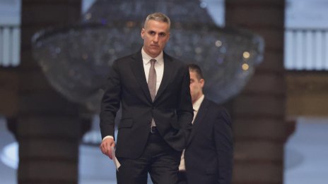 Започна подмяната и на заместник - областните управители 