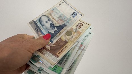 Средният доход достига 14 403 лв. през 2025 година