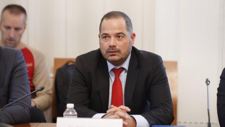Калин Стоянов със сигнал за полицейски своеволия и агресия в Кърджали