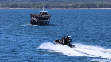 Подновяват издирването на изчезналия рибарски кораб край Созопол