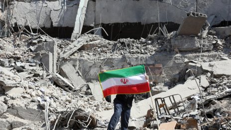 САЩ удариха училище в Иран, загинаха над 160 деца