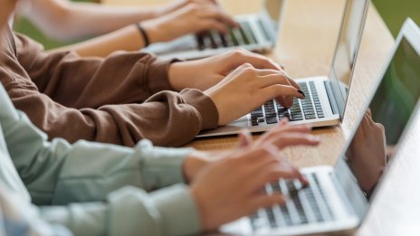 Подготовката за новата учебна година започва с Back to School кампанията на Jarcomputers.com