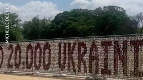 Плюшени мечета във Вашингтон насочват вниманието към изчезналите украински деца ВИДЕО