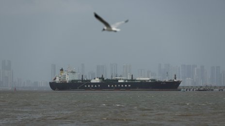 Въпреки удълженото примирие: три кораба са атакувани в Ормузкия проток