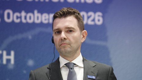 Муцунски не отговори дали ще положи цветя на гроба на Самуил