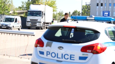 Аресуваха трима дилъри във Враца