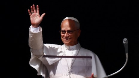 Папата се помоли на мястото на експлозията в пристанището на Бейрут 