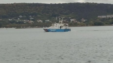 В незивестност са 11 души от кораба, потънал близо до Крапец 