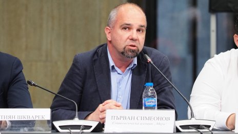 Първан Симеонов: Пеевски се държи най-адекватно 