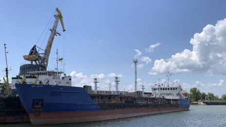 САЩ дават 30 дни без санкции за руския петрол, превозван по море