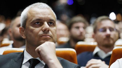 Костадинов иска от Радев да свика КСНС