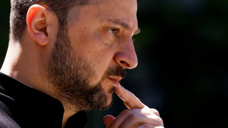 Зеленски клекна пред протестите, обеща нов законопроект 