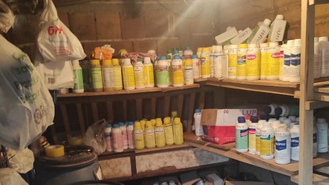 Арестуваха мъж и жена, продавали в интернет забранени препарати за растителна защита