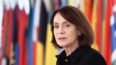 Нейнски от Брюксел: Ще изпратим трансформатори и уреди за населението на Украйна