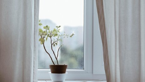 Учени създадоха почти невидима изолация за прозорци