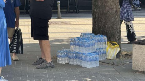 В София пак раздават безплатна вода заради жегите