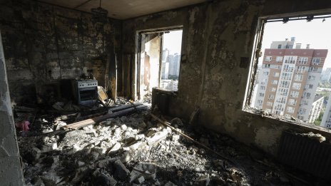 Русия е нанесла удари срещу товарен кораб и електрическа подстанция в Украйна