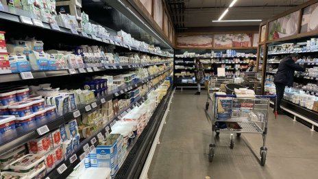 КЗК разкри тежки деформации на пазара: Кашкавал с 91% надценка, сирене - до 82%