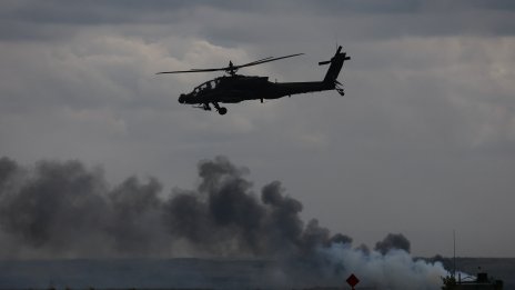Хеликоптер се разби близо до съвместната база Луис-Маккорд