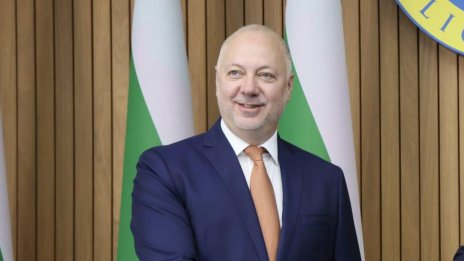Желязков: Около 240 пожара бушуват в България