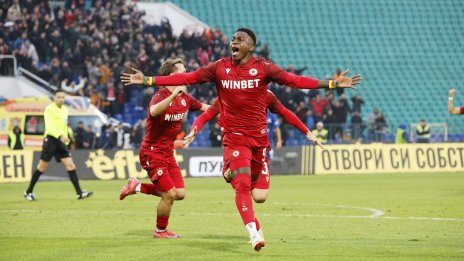 ЦСКА може да изпусне Ето'о без пари