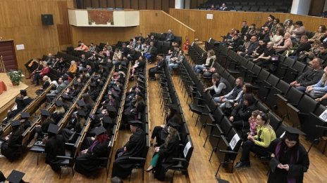 Солено образование: Студенти ще плащат 5-цифрени суми за семестър