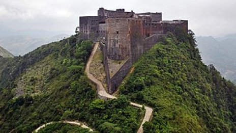 Най-малко 30 души загинаха при паника в цитаделата &bdquo;Лафериер&ldquo; в Хаити