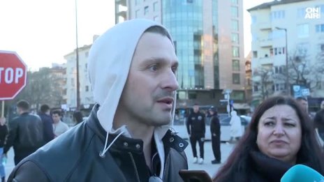 Мафията свети-хората гаснат: Граждани протестираха срещу високите сметки за ток