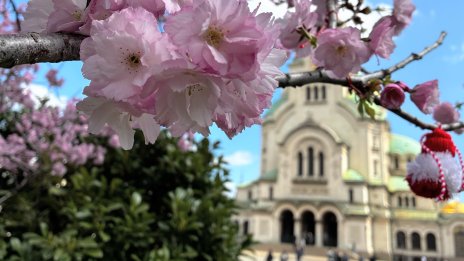 Слънчево и топло време на Велики четвъртък