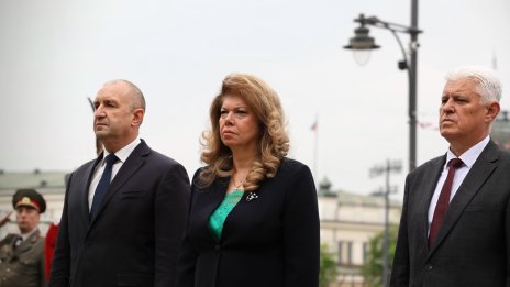 В кадър: Гласът на България в Европа трябва да бъде силен, заяви Йотова