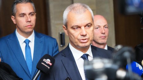 Костадинов: Делегация на „Възраждане" заминава за Русия за среща с Медведев за „Лукойл"