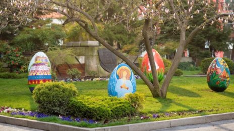 Слънчев Великден днес, слаб дъжд в планините  