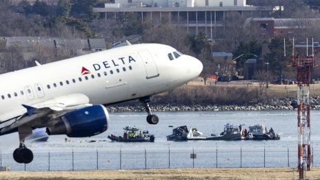 Boeing 737 изгуби част от крилото си по време на полет, екипажът не разбрал 