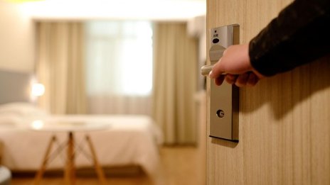 МТ: Зачестили са случаите на измами с нощувки от некатегоризирани обекти