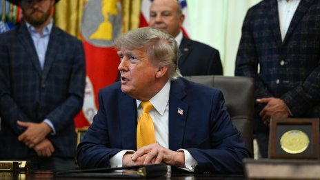 Тръмп нарече войната в Иран "дребна работа"