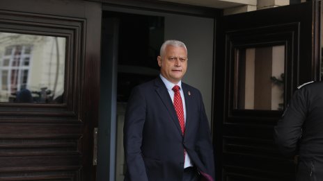 Дечев в атака: Прокурор Русинова хрупа сиренце от мандрата на Петьо Еврото