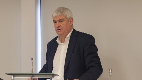 Над половината българи ги е страх да не бъдат заменени от ИИ