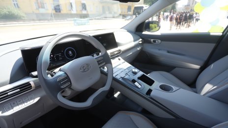 Пенсионер открадна рейс от автогарата в Свищов, запраши към село 