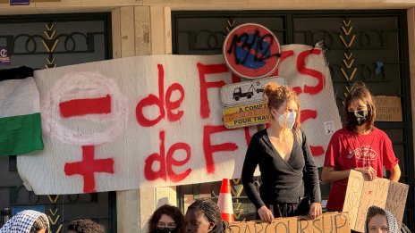 Протестите в училищата във Франция прерастват в "градско насилие&ldquo; (СНИМКИ)