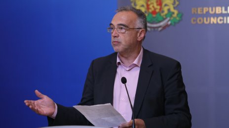 Антон Кутев: Логичко е Радев да подаде оставка като президент 