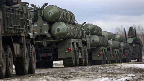 Индия разширява мрежата си от противовъздушна отбрана С-400 с нови покупки от Русия 