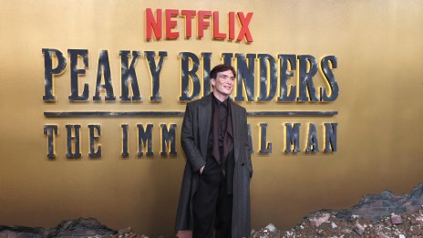 В кадър: Бирмингам посрещна Томи Шелби отново на премиерата на "Peaky Blinders: The Immortal Man" 