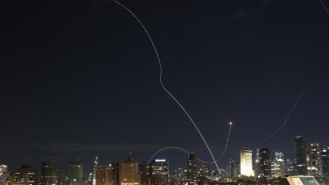 Българка в Израел: Когато лъвът умира, хапе най-много, надяваме се режимът да бъде свален