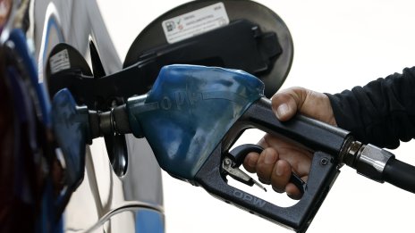 Цените на бензина в САЩ се покачиха над 4 долара за галон 